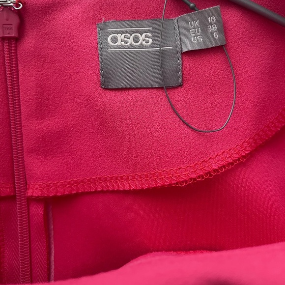 NWOT - Beautiful Barbie pink knotted dress - Picture 2 of 4